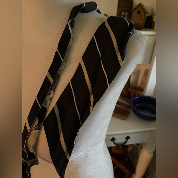 Coach - Picture 3 of 5